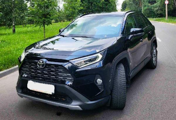 Toyota RAV4, 2021 год выпуска с двигателем Бензин, 107 637 BYN в г. Минск