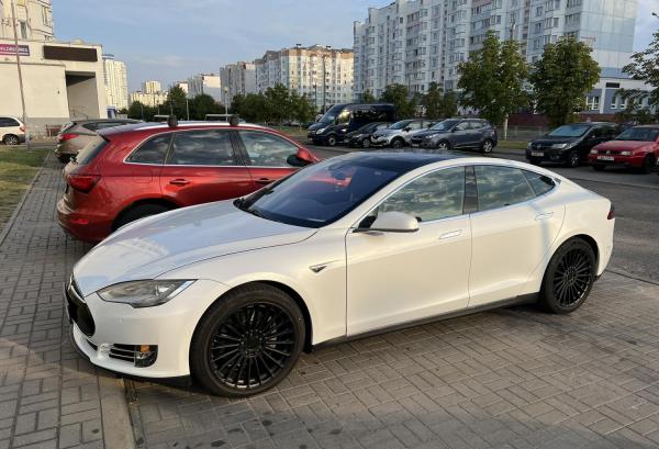 Tesla Model S, 2015 год выпуска с двигателем Электро, 81 144 BYN в г. Минск