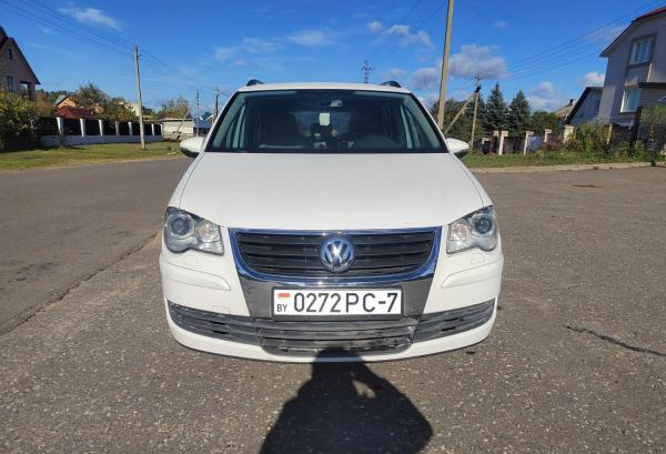 Volkswagen Touran, 2010 год выпуска с двигателем Дизель, 32 568 BYN в г. Минск