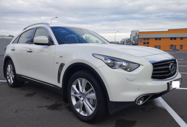 Infiniti QX70, 2014 год выпуска с двигателем Бензин, 87 765 BYN в г. Брест