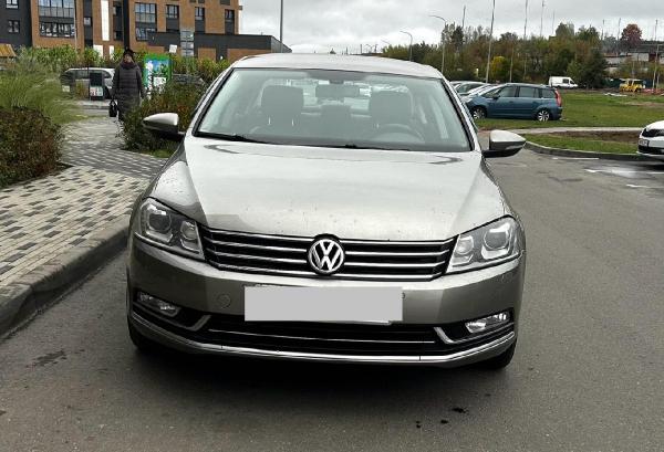 Volkswagen Passat, 2012 год выпуска с двигателем Бензин, 37 549 BYN в г. Минск