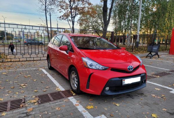 Toyota Prius v (+), 2015 год выпуска с двигателем Гибрид, 49 469 BYN в г. Минск