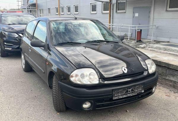 Renault Clio, 2000 год выпуска с двигателем Бензин, 10 601 BYN в г. Минск