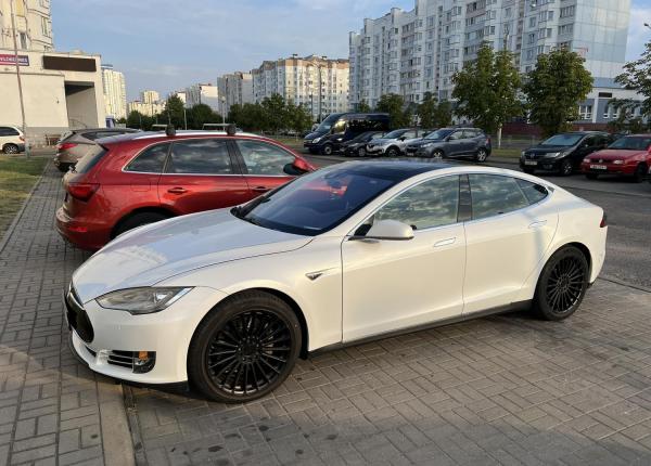 Tesla Model S, 2015 год выпуска с двигателем Электро, 81 144 BYN в г. Минск