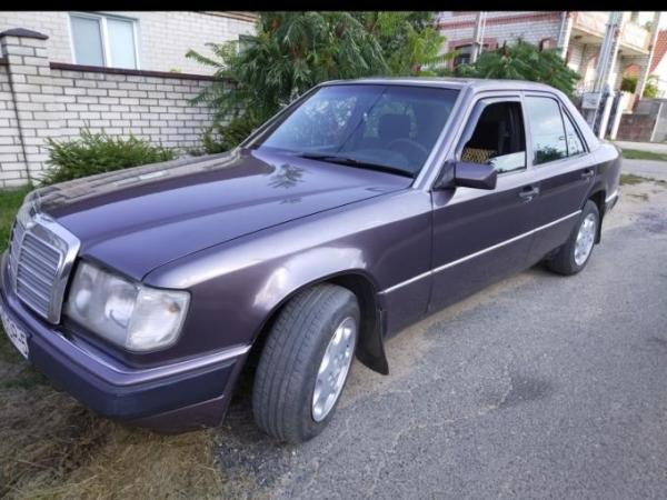 Mercedes-Benz E-класс, 1993 год выпуска с двигателем Бензин, 15 447 BYN в г. Минск