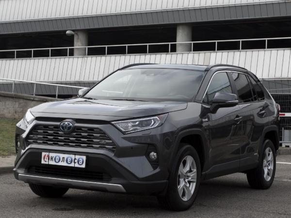 Toyota RAV4, 2021 год выпуска с двигателем Гибрид, 131 954 BYN в г. Минск