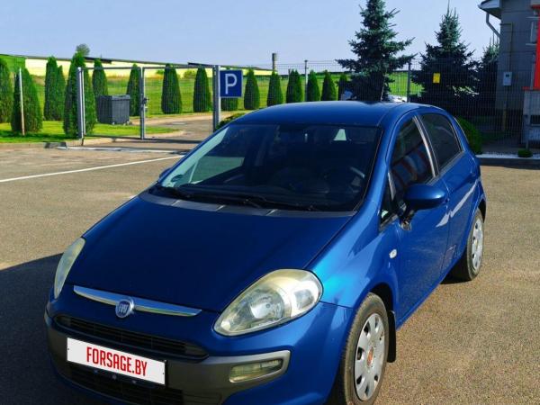 Fiat Punto, 2010 год выпуска с двигателем Бензин, 19 642 BYN в г. Минск