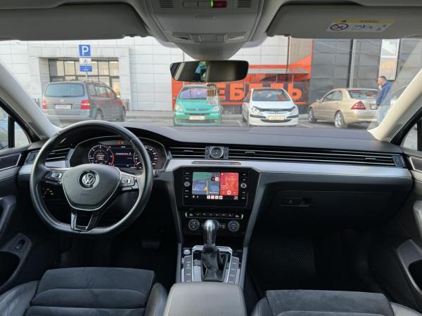 Volkswagen Passat, 2018 год выпуска с двигателем Дизель, 69 084 BYN в г. Ивацевичи