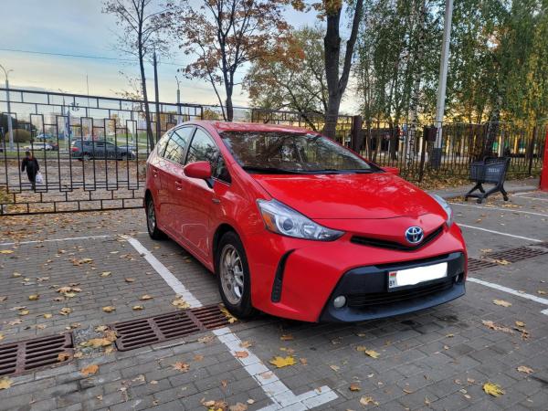 Toyota Prius v (+), 2015 год выпуска с двигателем Гибрид, 49 469 BYN в г. Минск