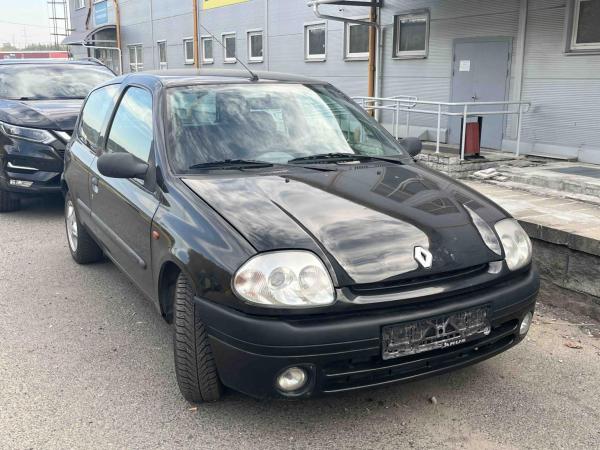 Renault Clio, 2000 год выпуска с двигателем Бензин, 10 601 BYN в г. Минск