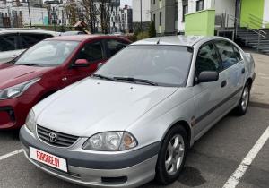 Toyota Avensis в лизинг