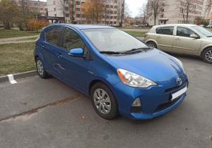 Toyota Prius c в лизинг