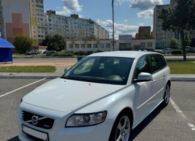 Фото Volvo V50