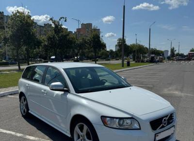 Фото Volvo V50