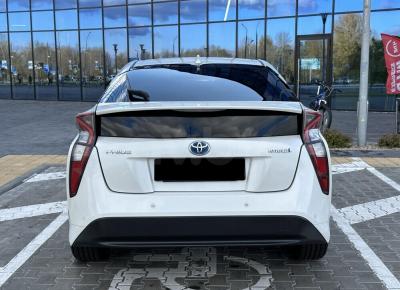 Фото Toyota Prius