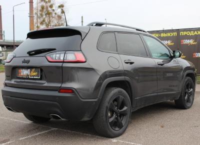 Фото Jeep Cherokee