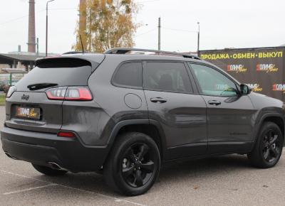 Фото Jeep Cherokee