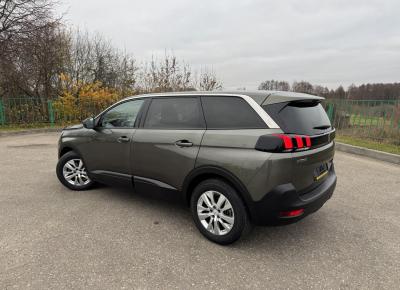 Фото Peugeot 5008