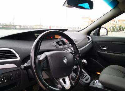 Фото Renault Scenic