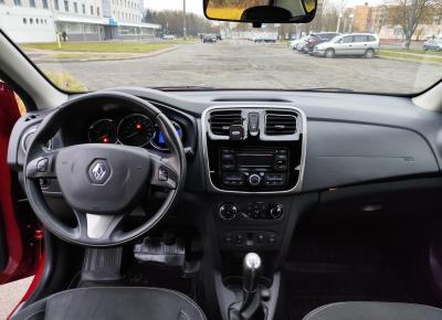 Фото Renault Logan