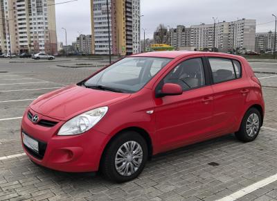 Фото Hyundai i20