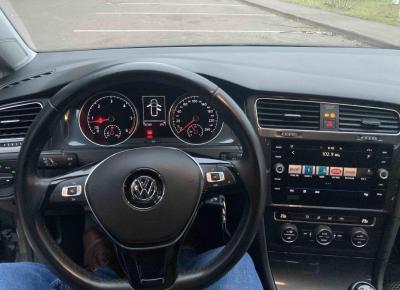 Фото Volkswagen Golf