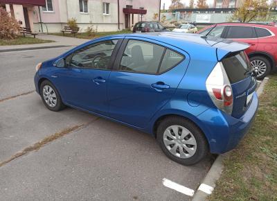 Фото Toyota Prius c