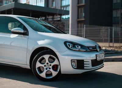 Фото Volkswagen Golf GTI