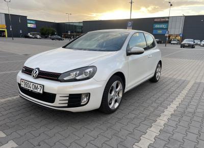 Фото Volkswagen Golf GTI