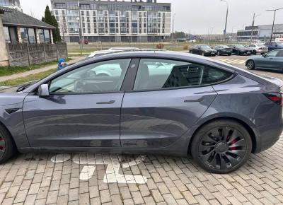 Фото Tesla Model 3