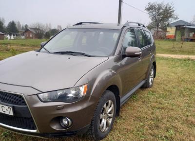 Фото Mitsubishi Outlander