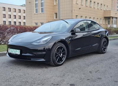 Фото Tesla Model 3