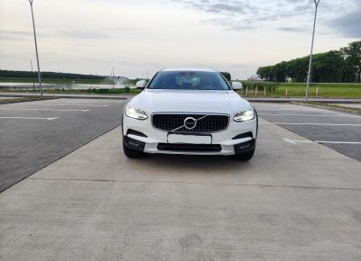 Фото Volvo V90 Cross Country