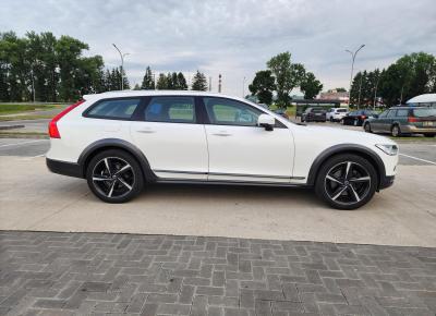 Фото Volvo V90 Cross Country