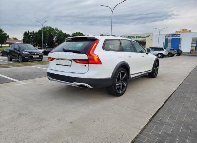 Фото Volvo V90 Cross Country