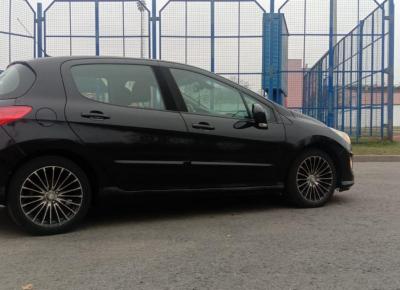 Фото Peugeot 308