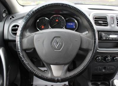 Фото Renault Logan