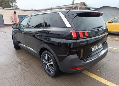 Фото Peugeot 5008