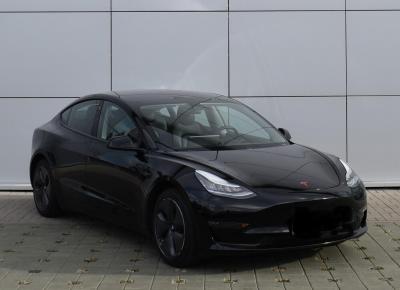 Фото Tesla Model 3