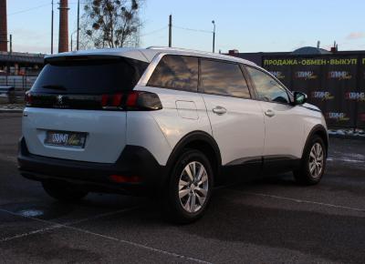 Фото Peugeot 5008