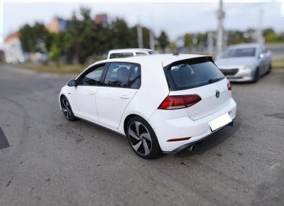 Фото Volkswagen Golf GTI