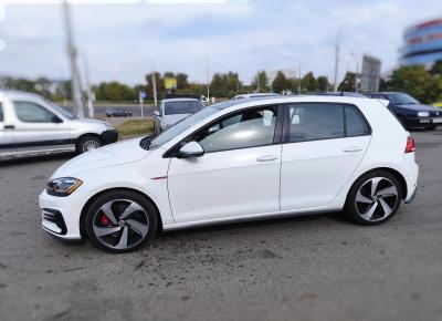 Фото Volkswagen Golf GTI