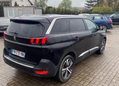 Фото Peugeot 5008