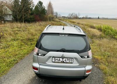 Фото Mitsubishi Outlander