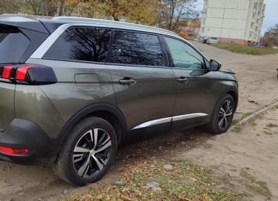 Фото Peugeot 5008