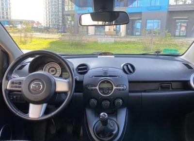 Фото Mazda 2