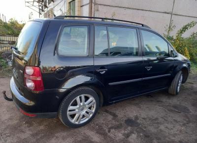 Фото Volkswagen Touran