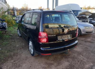 Фото Volkswagen Touran