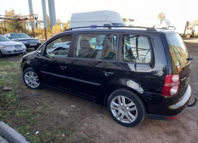 Фото Volkswagen Touran