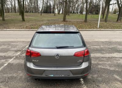 Фото Volkswagen Golf